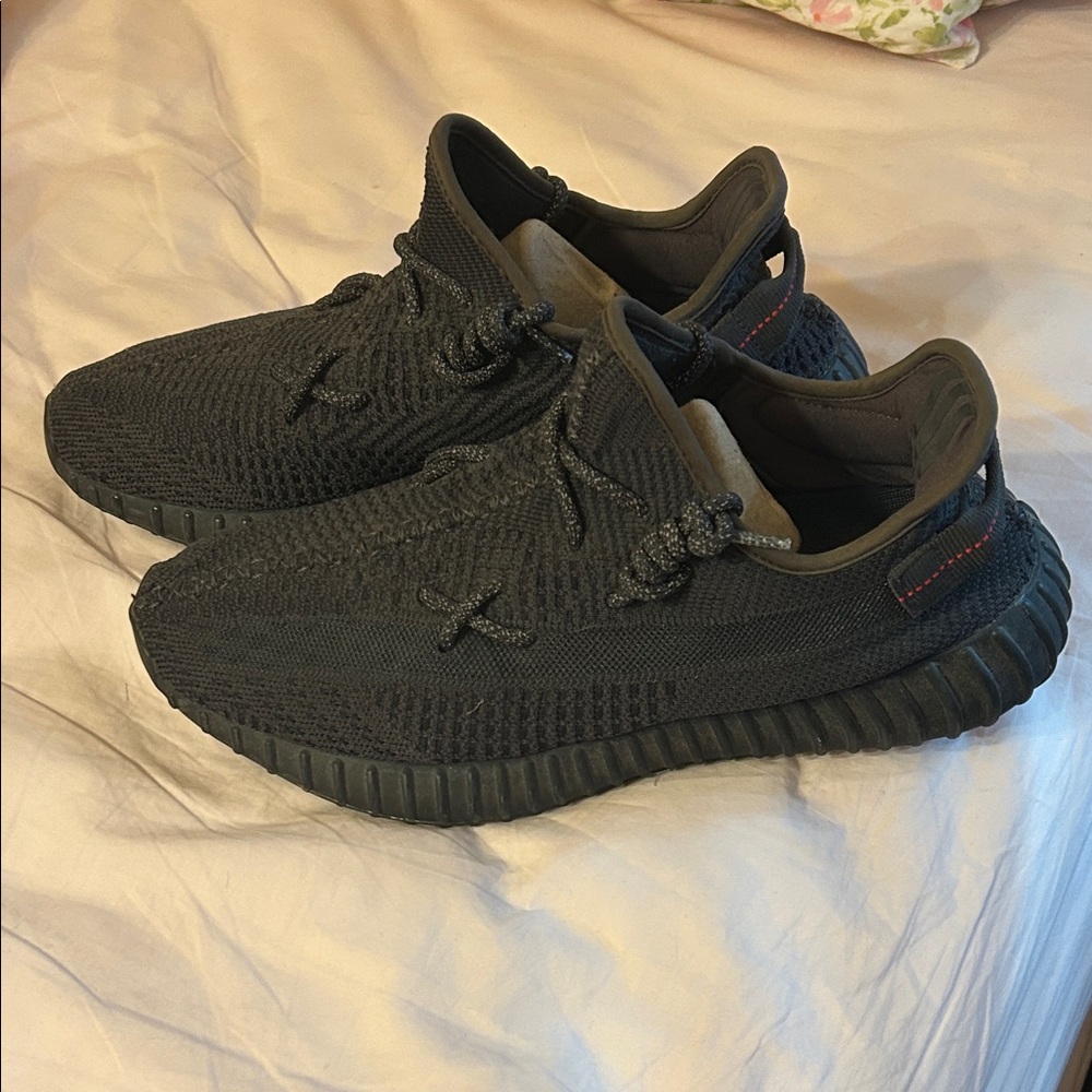 Men's Black Athletic Shoes